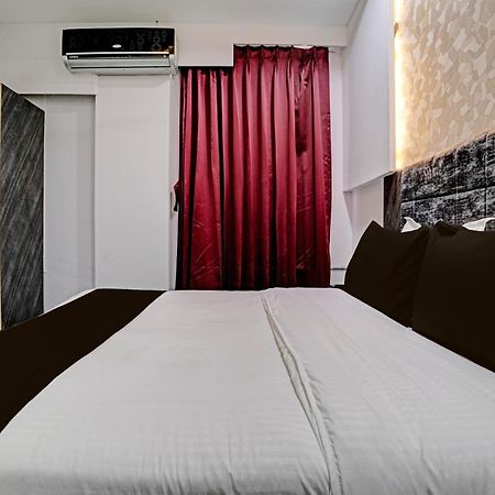 Hotel O Star Galaxy Surat Esterno foto