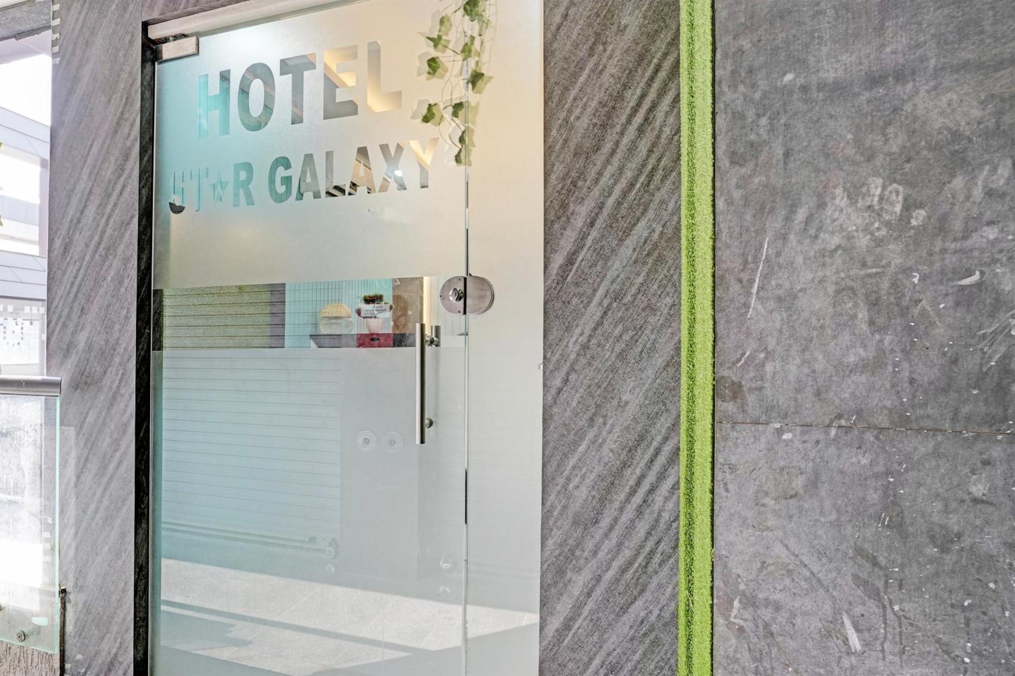 Hotel O Star Galaxy Surat Esterno foto