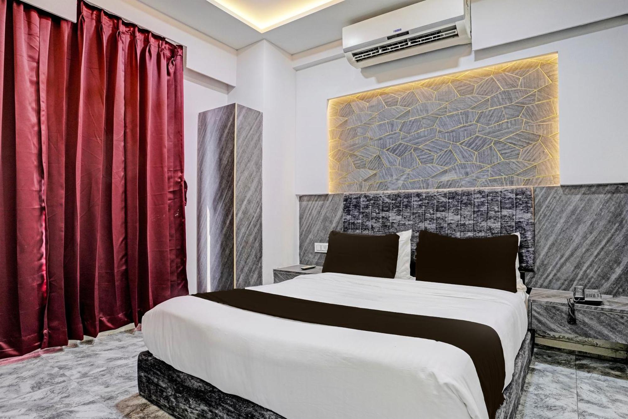 Hotel O Star Galaxy Surat Esterno foto